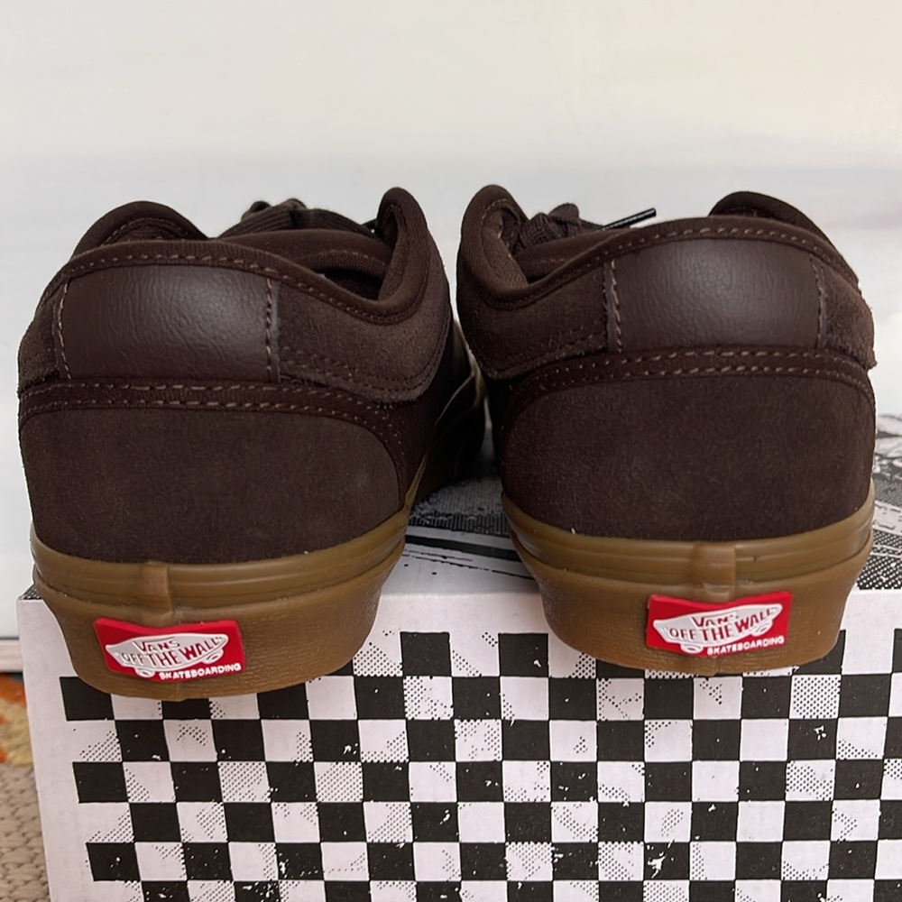 Vans Men’s Skate Chukka Low
Dark Brown/Gum
VN0A4BX4BF3
Sneakers - Picture 14 of 16